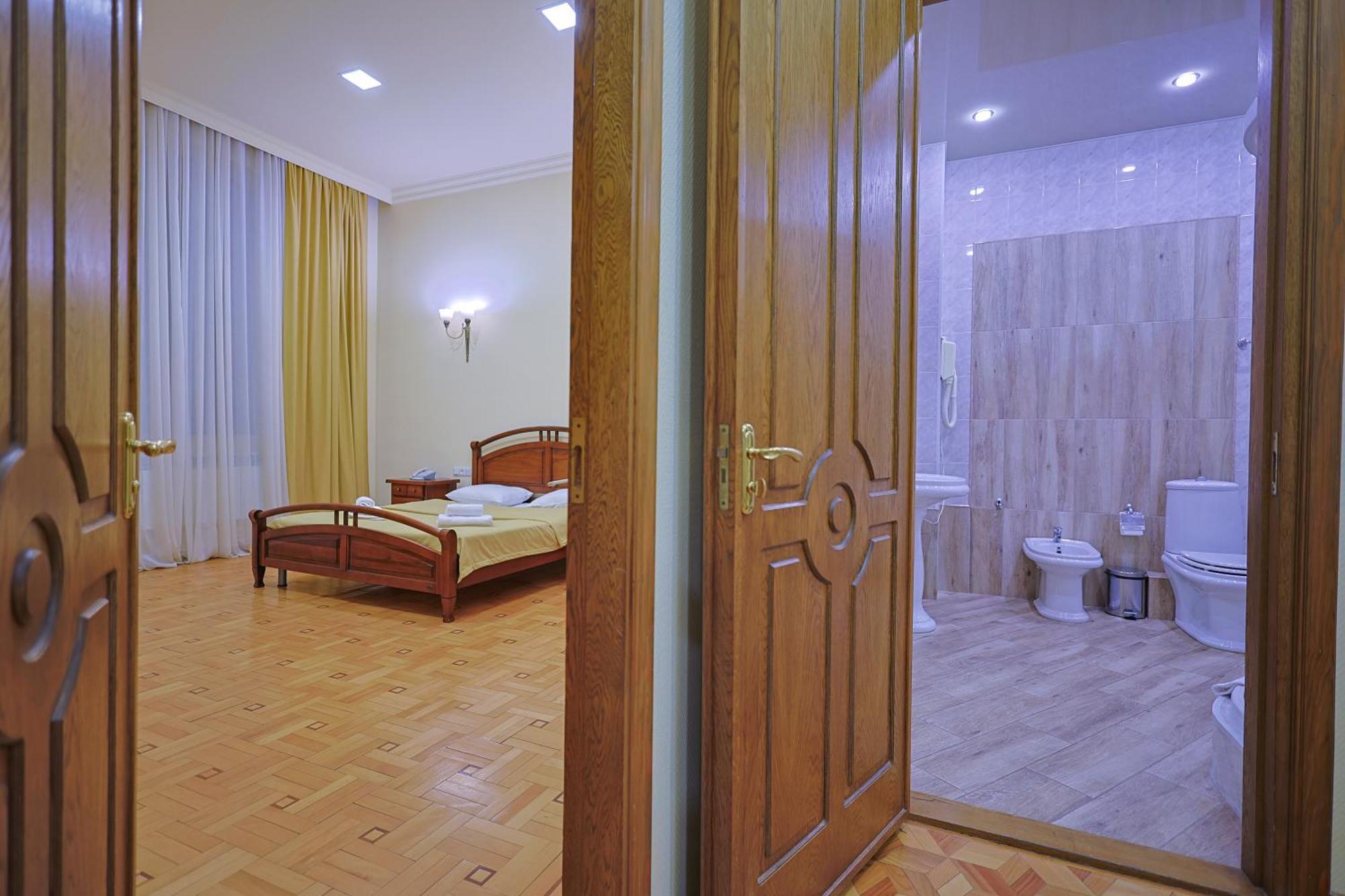 Araks Hotel Complex Гюмри Экстерьер фото